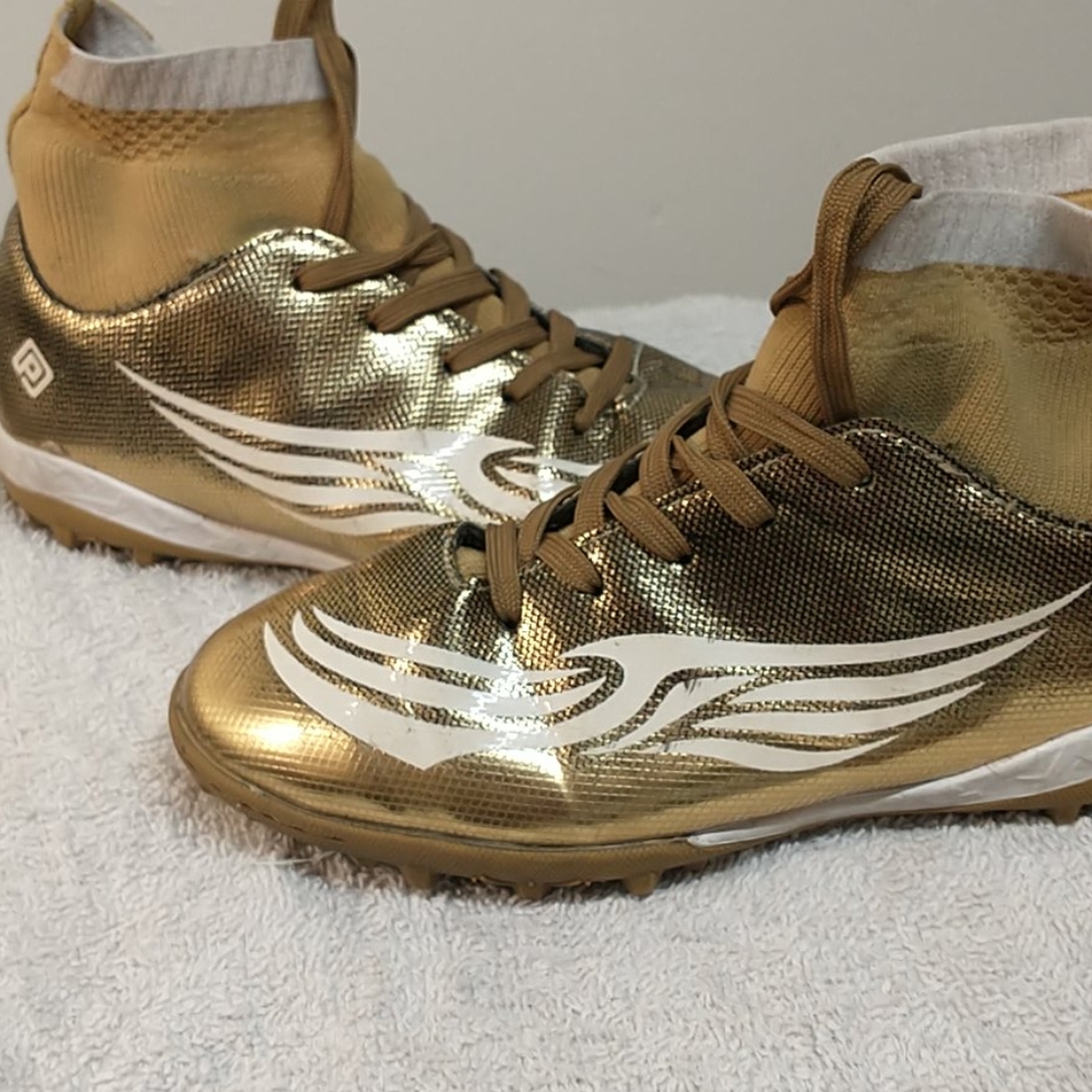 Kids INDOOR soccer cleats